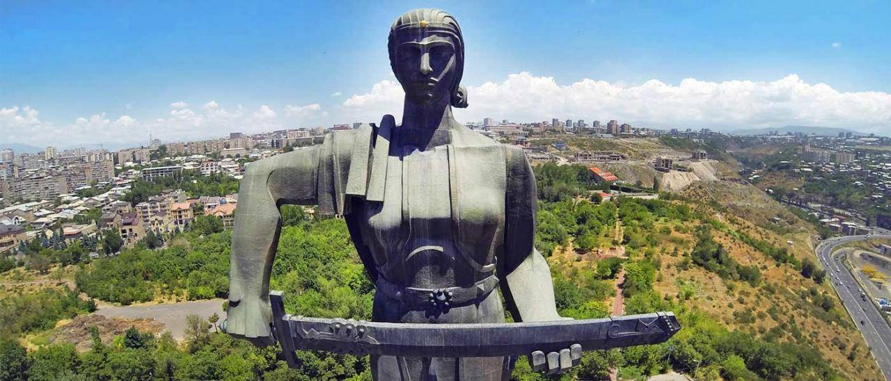 مجسمه مادر ارمنستان ، ایروان