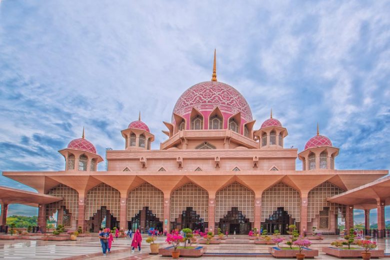 مسجد پوترا مالزی ، جاذبه ای مذهبی به رنگ صورتی