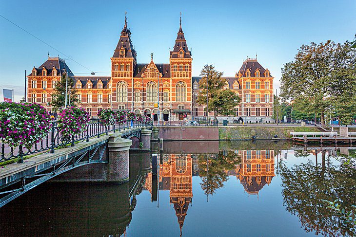 11 جاذبه گردشگری برتر در هلند