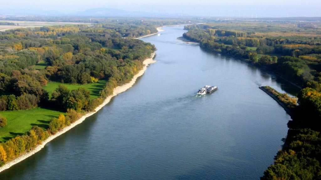 دانوب دومین رود طولانی اروپا و طویل ترین رودخانه کشور رومانی