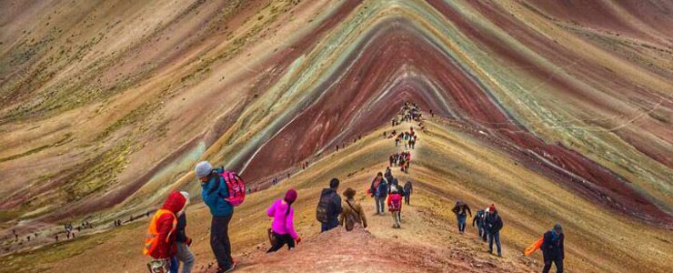 کوه های رنگین کمان پرو 