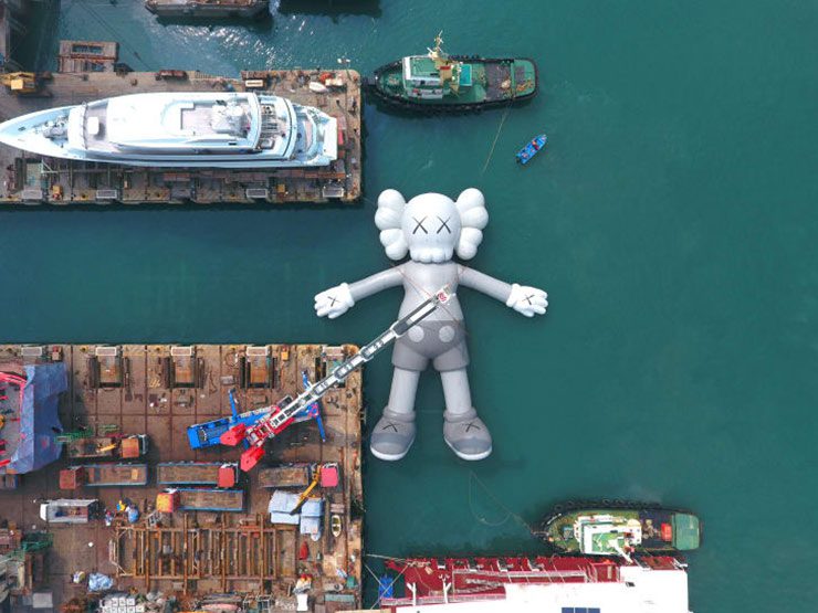 مجسمه ۴۰ تنی شناور روی آب در هنگ کنگ