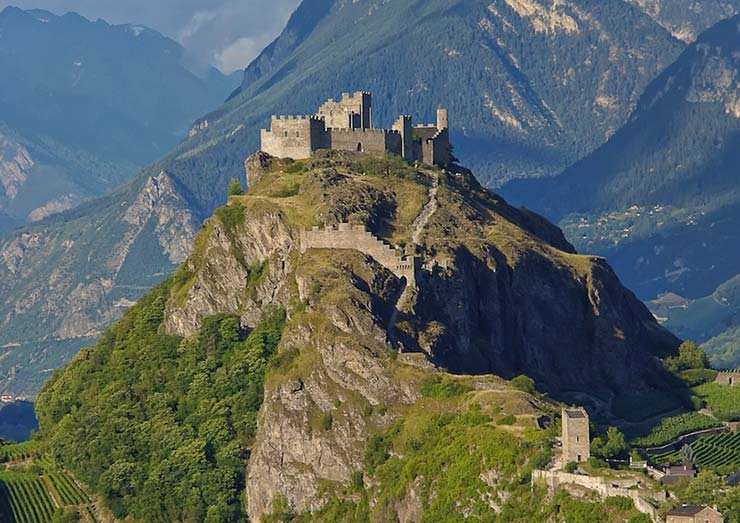 ۱۰ مورد از بهترین قلعه های کشور سوئیس