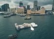 مجسمه ۴۰ تنی شناور روی آب در هنگ کنگ