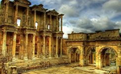 کتابخانه ی سلسوس، بنایی بازمانده از دوران روم باستان