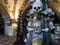 ۴۰۰۰۰ جمجمه برای ساخت کلیسای استخوانی در چک