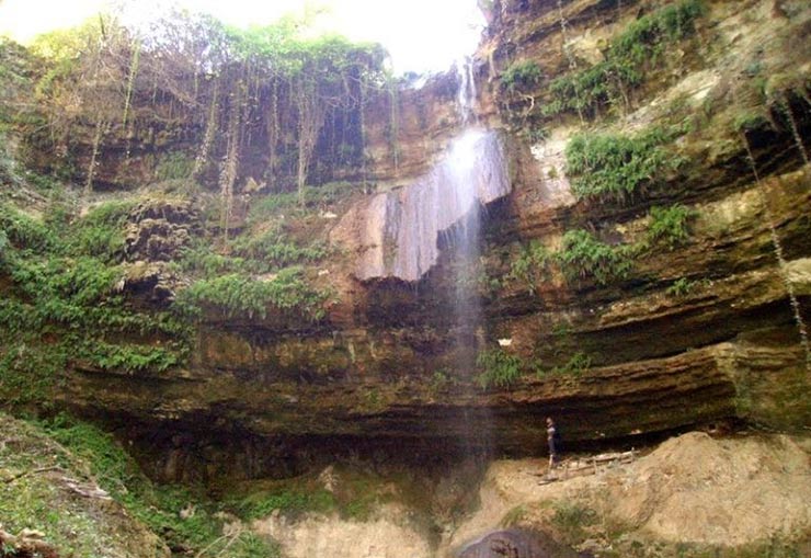 آبشار سه کیله از زیبایی های شهرستان نکا