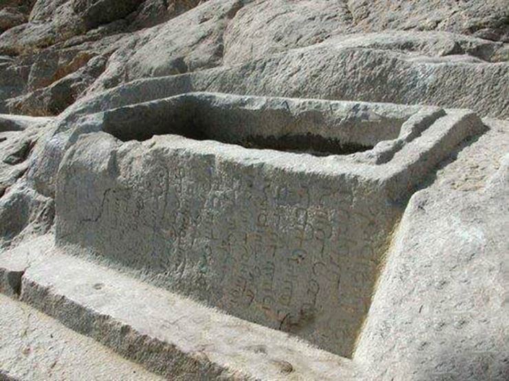حوضچه دختر گبر اقلید مکان تاریخی سنگی