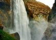 آبشار کرودیکن لردگان واقع در بلندترین استان ایران