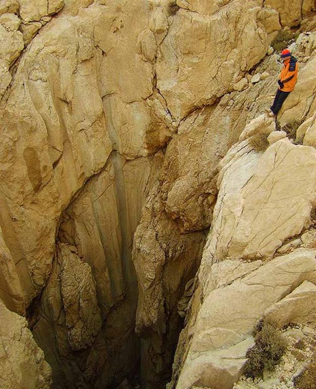 غار پرآو کرمانشاه یکی از عمیق ترین غار مخوف جهان