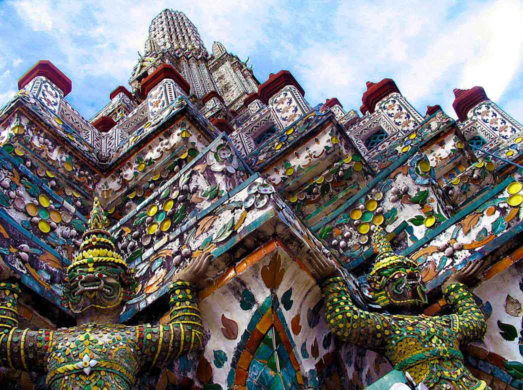 معبد وات آرون زیباترین و منحصر به فردترین معبد بانکوک