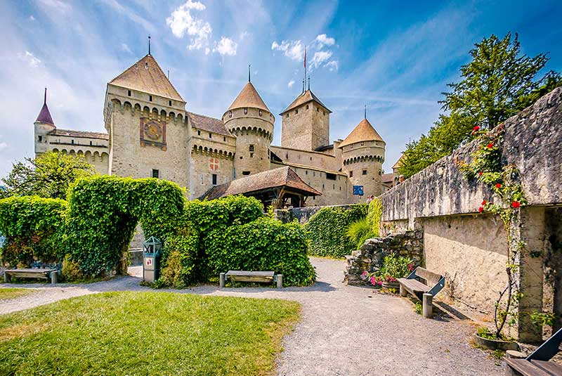 جاذبه دیدنی و تاریخی قلعه شیون واقع در کشور سوئیس
