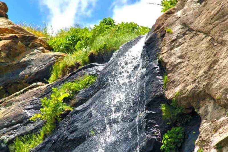 جاذبه ی گردشگری و طبیعی آبشار هرگلان عجب شیر