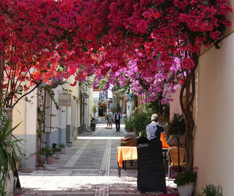  شهر رمانتیک و ساحلی نافپلیو در یونان مقصدی برای سفر های عاشقانه