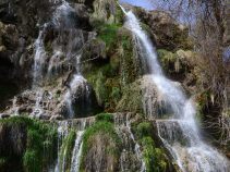 جاذبه ی زیبای طبیعی آبشار نیاسر کاشان