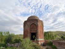 آشنایی با بقعه شیخ بایزید بسطامی، از خاندان موبدان عالم