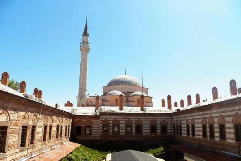مسجد حصار در ازمیر | نمونه‌ای از هنر اسلامی دوره عثمانی