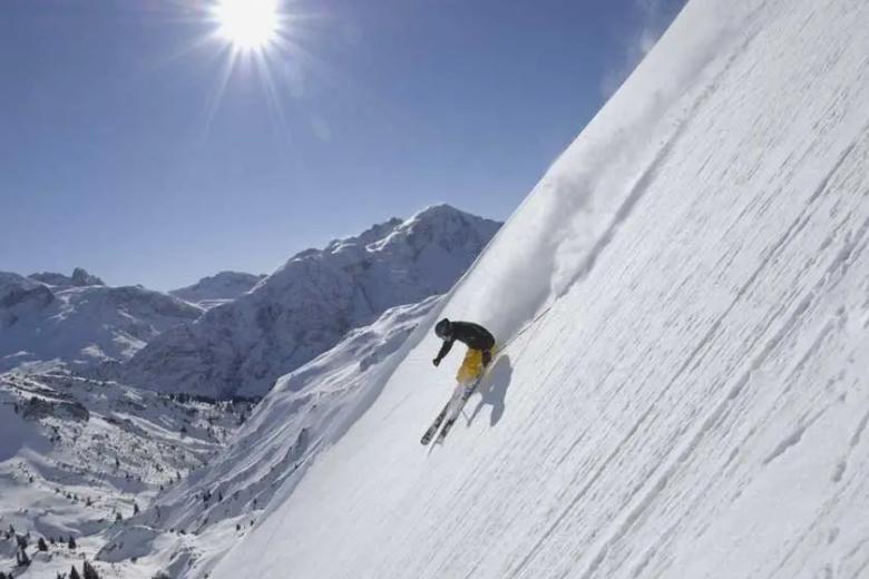پیست اسکی لخ زورس/ مشهورترین تفرجگاه زمستانی اتریش