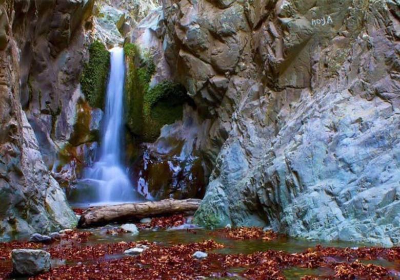 جاذبه توریستی و تفریحی آبشارهای سیمک | کرمان