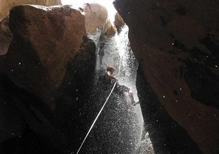 جاذبه توریستی و تفریحی آبشارهای سیمک | کرمان