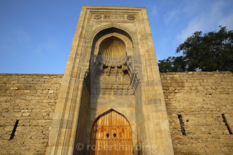 جاذبه تاریخی دروازه‌ مراد باکو