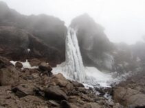 جاذبه گردشگری آبشار یخی نوا