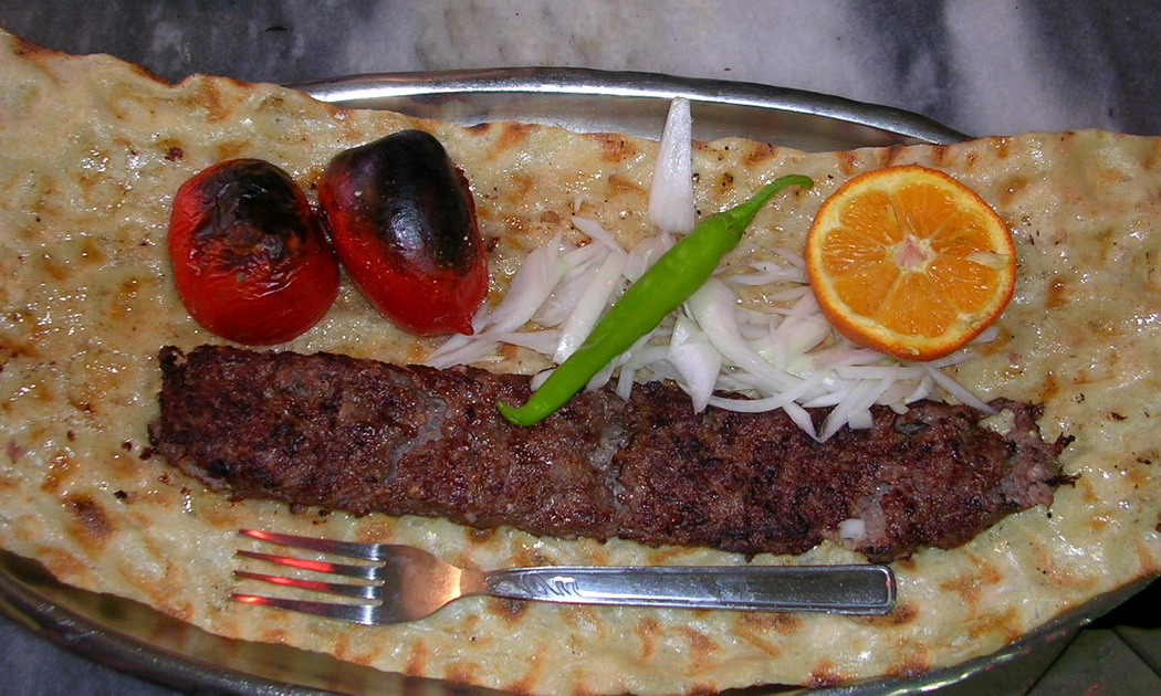 محیط یک کبابی سنتی در شهر بناب