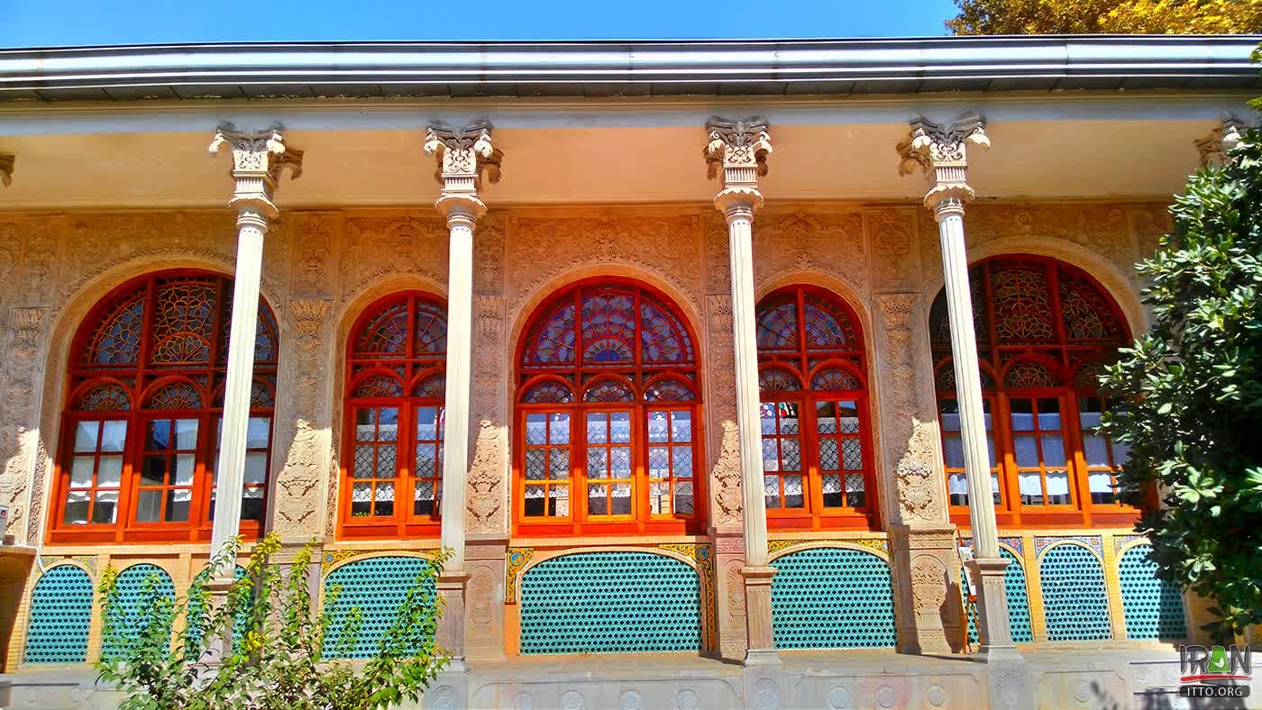 جزئیات کاشی‌کاری و گچ‌بری عمارت مسعودیه