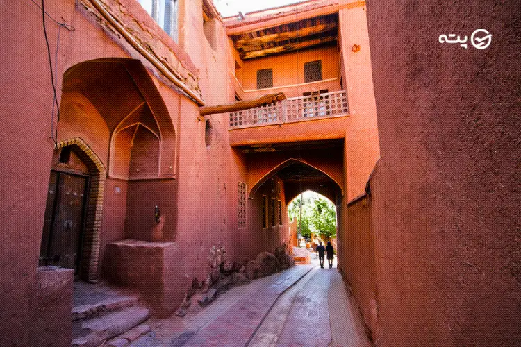 پوشش سنتی زنان ابیانه