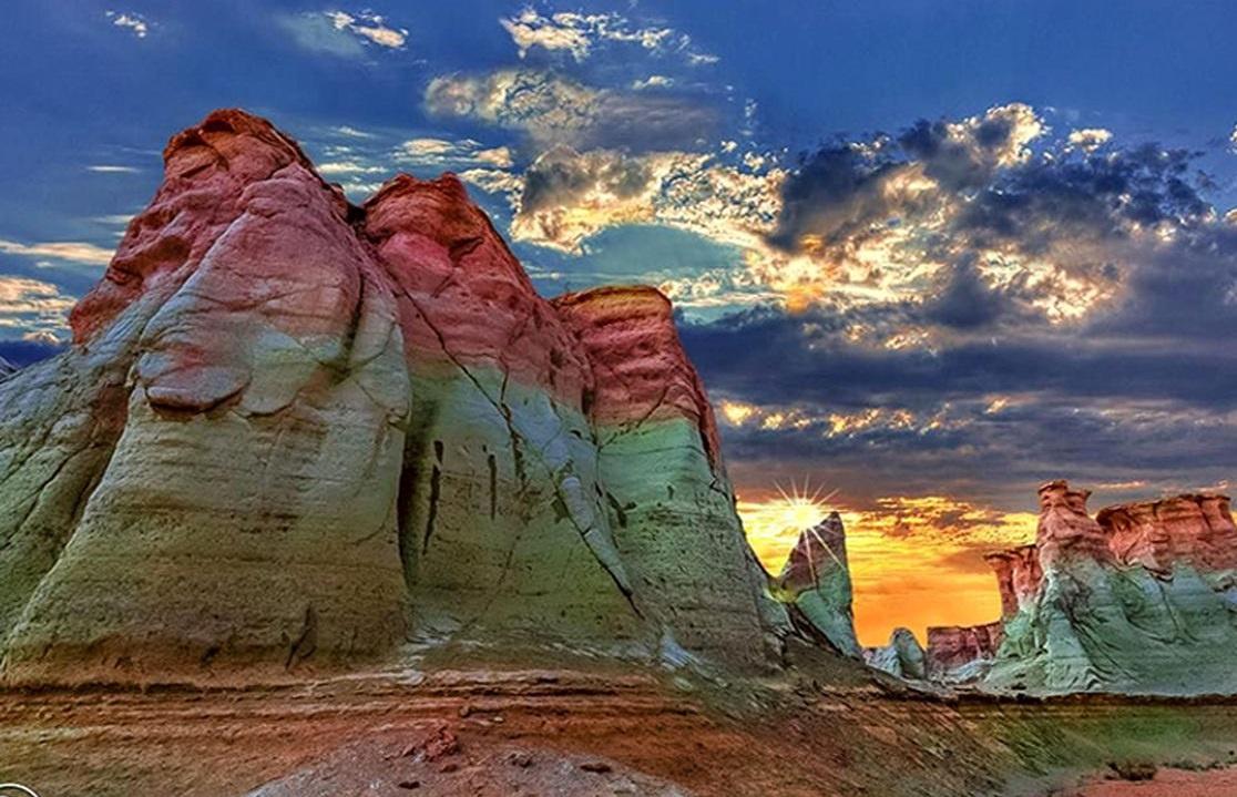 چشم‌انداز وسیع و زیبای دره ستارگان قشم در روز