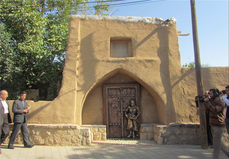 بناهای قدیمی و خشتی روستای درسجین