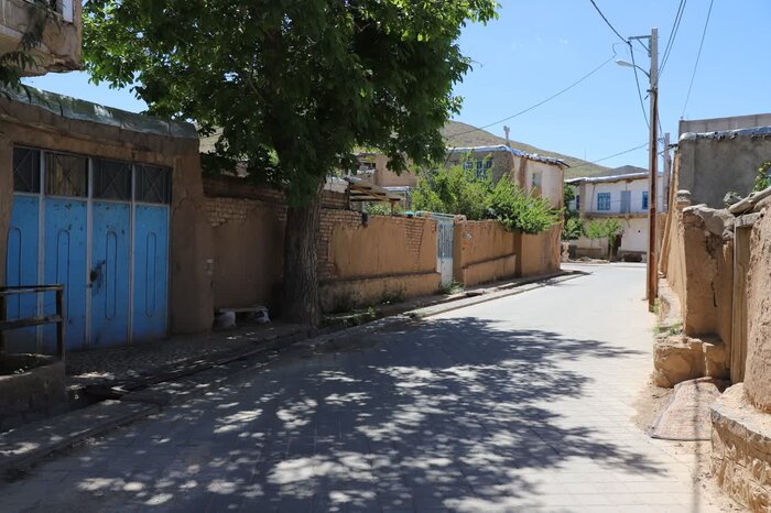خانه‌های سنتی و کاهگلی روستای درسجین