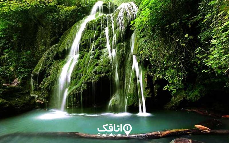 پل چوبی در مسیر آبشار کبودوال
