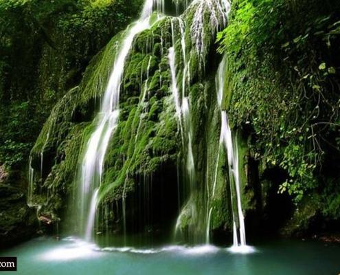 صخره های خزه ای آبشار کبودوال