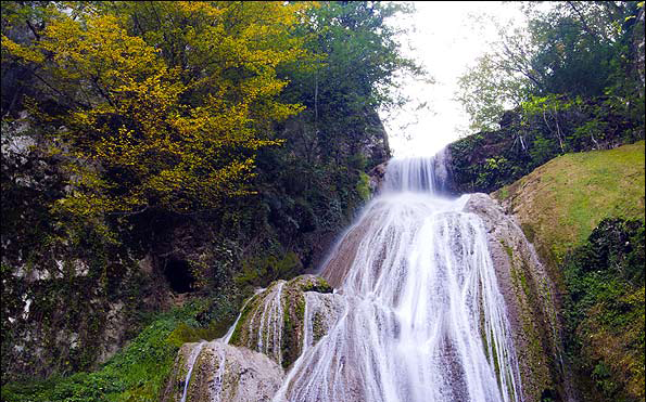 حوضچه‌های طبیعی آبشار لوه در گلستان