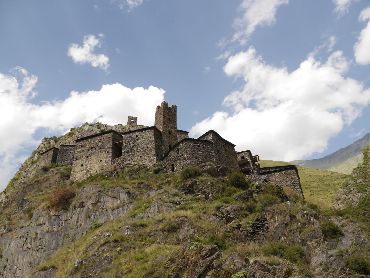 قلعه سنگی و تاریخی موتسو در منطقه خوسورتی گرجستان