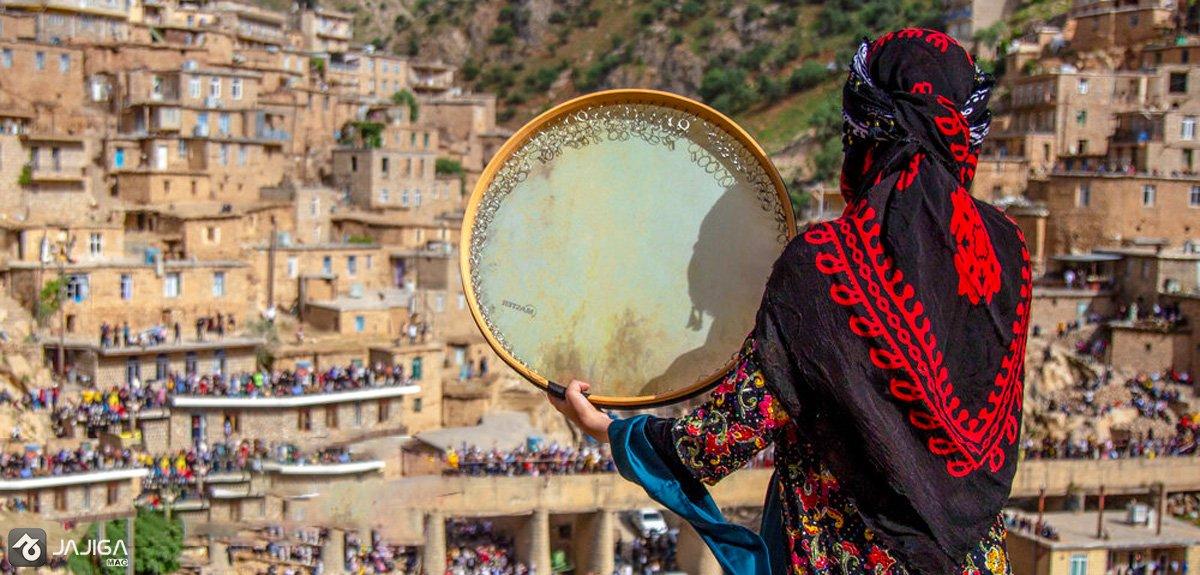 چشمانداز خانههای پلکانی پالنگان در شب