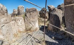 سنگ افراشته های باستانی معبد شهر یری در استان اردبیل