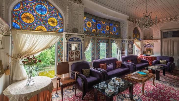 محوطه سرسبز عمارت صوفی املش