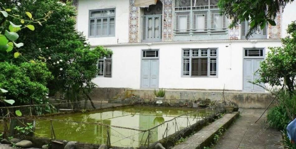 پنجره‌های چوبی و گره‌چینی عمارت عبدالعلی خان صوفی