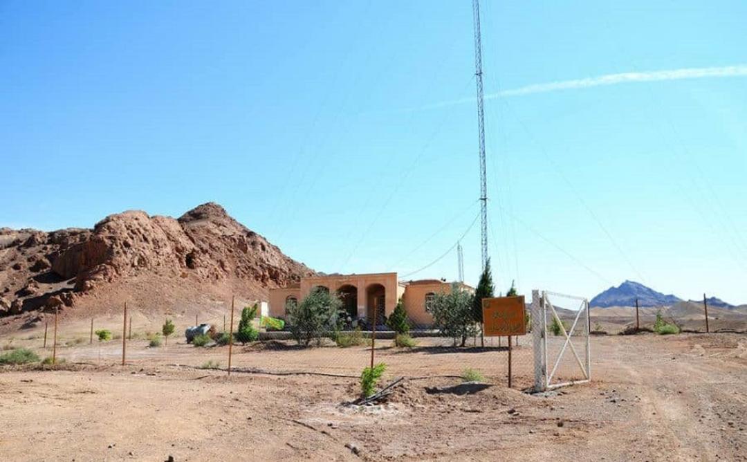 دیوارههای عمودی تنگه ظلمات