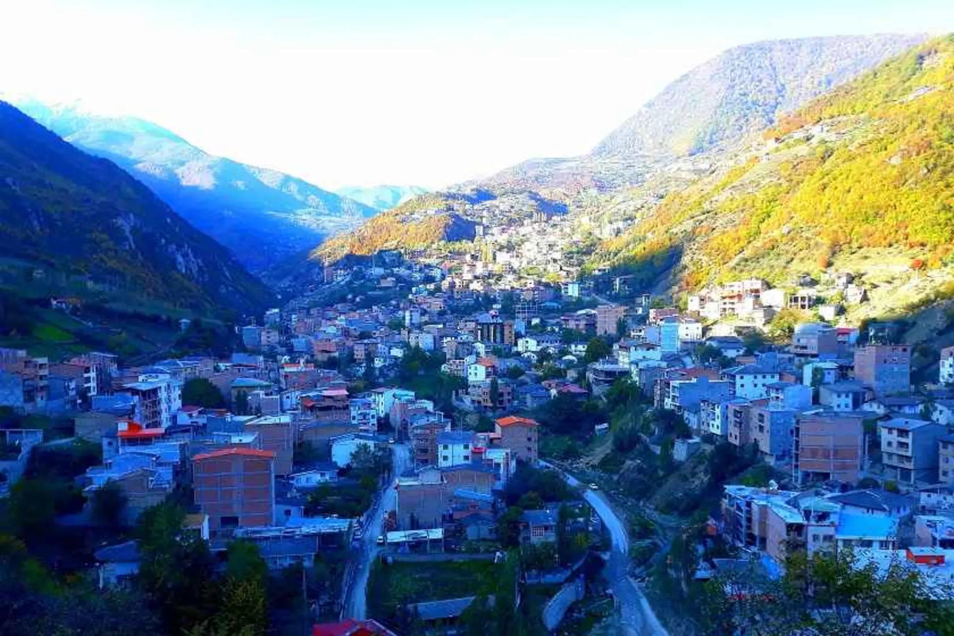 آبشار دوقلوی روستای زیارت