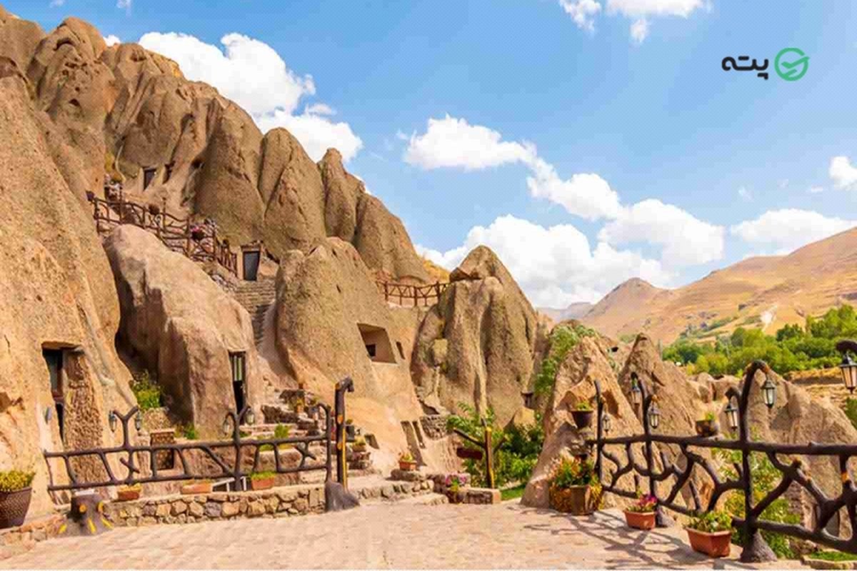 خانه های کله قندی و معماری صخره ای روستای تاریخی کندوان تبریز