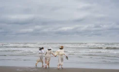 هتل ساحلی گیلاریا کیاشهر با منظره دریا