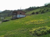 نمای اقیانوس ابر و خانه های پلکانی روستای افراتخته علی آباد کتول