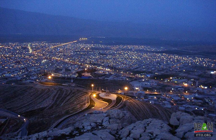 نمای هوایی از شهرستان ایذه و کوههای اطراف